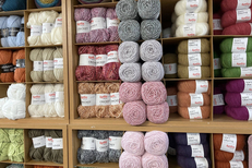Allée de la Mercerie Montpellier • choix de laines pour vos tricots fait main 