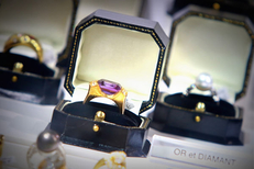 Rachat d'or Montpellier chez Argor qui propose des bijoux en or et diamant (® networld-fabrice Chort)