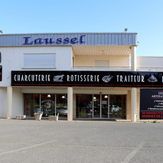 La charcuterie Laussel à Clermont l'Hérault propose des produits frais artisanaux et des plats cuisinés à emporter. (® SAAm fabrice CHort)