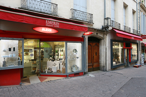 Emprin Montpellier boutique spécialiste de l'art de la table, des cadeaux et des articles culinaires au centre-ville dans la Rue Saint Guilhem (® NetWorld - Fabrice Chort)
