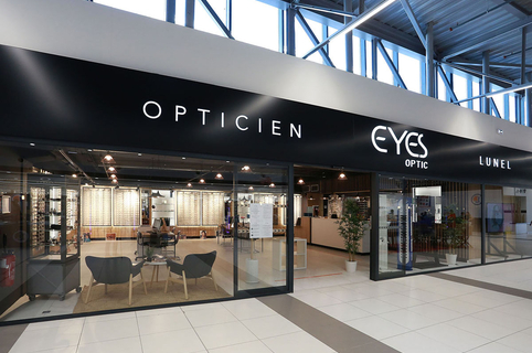 Eyes Optic Lunel est un opticien qui vend des montures optique et solaires à prix réduits au centre commercial Leclerc Lunel. (® SAAM-fabrice Chort)