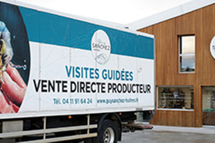 Guy Sanchez Huitres Loupian, ostréiculteur sur l'Etang de Thau • Huitres de Bouzigues, vente direct producteur et plateau de coquillages ( ® SAAM-fabrice CHORT)