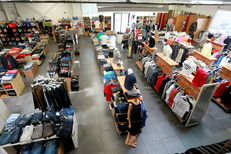 Déstockage de vêtements de marques près de Montpellier au 18 déstockage Castelnau le Lez à l’Aube Rouge (® networld – fabrice Chort)