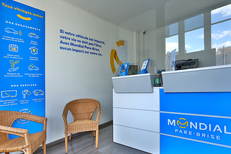 Pare-brise Sète chez Mondial Pare Brise, spécialiste de changement de pare-brise et vitrage automobile (® SAAM fabrice CHORT)
