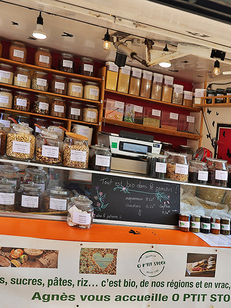 O Ptit Stock est une épicerie bio en vrac ambulante et itinérante dans l'Hérault.(® SAAM fabrice CHORT)
