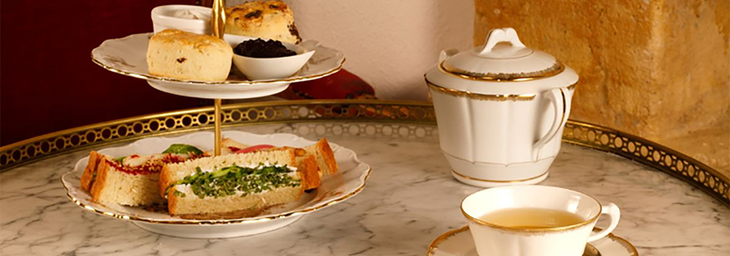 Chez Apolline Montpellier • un tea time à l'anglaise d'exception au salon de thé avec des pâtisseries maison Chez Apolline Montpellier • un tea time à l'anglaise d'exception au salon de thé avec des pâtisseries maison