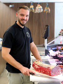 Mickaël Bouron • artisan boucher et fondateur de la Maison Bouron Lattes (® SAAM- fabrice CHORT)
