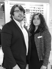 Optique Pérols Krys grand magasin d'optique avec lunettes de marque, lunettes de soleil, lentilles et solaires est dirigé par Benjamin et Audrey Ayrivié dans la ZAC du Fenouillet.(® NetWorld-Fabrice Chort)