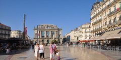 Guide des commerces du centre-ville de Montpellier qui recense les magasins, les boutiques, les commerces, les échoppes et les restaurants où on peut faire du shopping en centre-ville de Montpellier.(® SAAM)