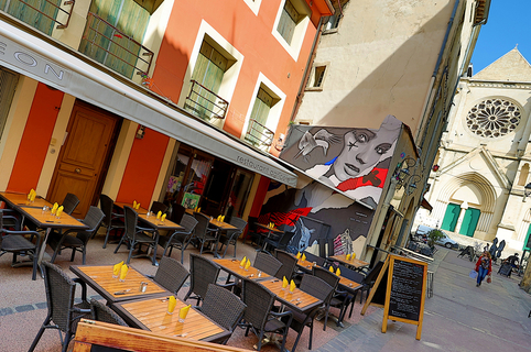 Le Café Léon Montpellier Restaurant propose une cuisine faite maison au centre ville de Montpellier dans le quartier Saint Roch.( ® SAAM fabrice CHORT)