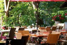 La Jalade Montpellier Restaurant propose une belle terrasse près des tennis dans le quartier Hopitaux-Facultes (®networld-Fabrice Chort)