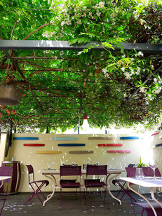 Les Gourmands Montpellier Restaurant de cuisine fait maison au centre-ville avec une magnifique terrasse aménagée en cente-ville (®SAAM-fabrice Chort)