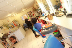 Coupe de cheveux Lunel chez Beauté Coiffure Maria qui vous reçoit en centre-ville (® NetWorld-Fabrice Chort)