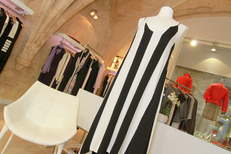 Belle et Fée Montpellier Max Mara propose des vêtements Femme haut de gamme proche de la rue Foch au centre-ville (® NetWorld-Fabrice Chort)