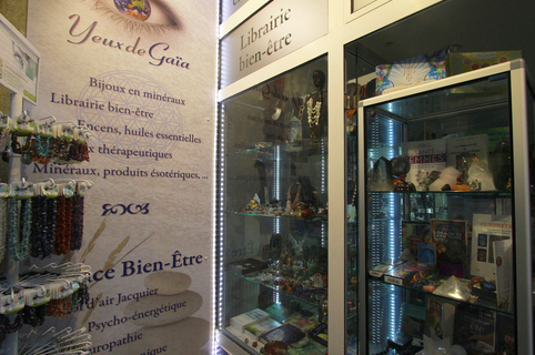 Dans les Yeux de Gaïa Montpellier propose de nombreuses idées cadeaux autour de l'ésotérisme, des bijoux et du bien être (® networld-fabrice Chort)