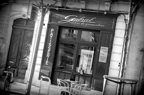 Gabriel Créateur de Gourmandises Montpellier Pâtisserie fine et salon de thé en centre-ville dans le quartier des Beaux Arts (® SAAM-fabrice Chort)