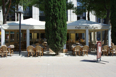 Entrée du restaurant La Suite Brasserie-Grill-Cafe dans le quartier Antigone dans la ville de Montpellier (crédits photos: networld S.Boirel)