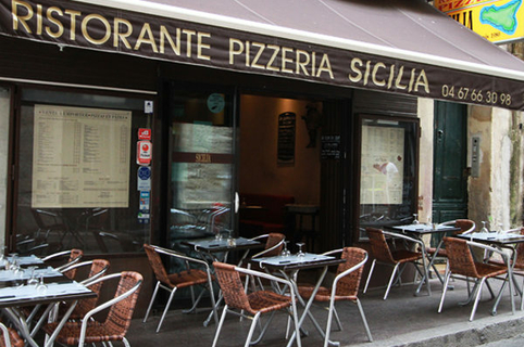 Terrasse de la Pizzeria Sicilia au bas de la rue du Pila Saint Gély au centre-ville de Montpellier (credits photos :EDV-Fabrice Chort)