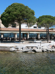 Hôtel-restaurant La Côte Bleue Bouzigues au bord de l’Etang de Thau (® NetWorld-Fabrice Chort)
